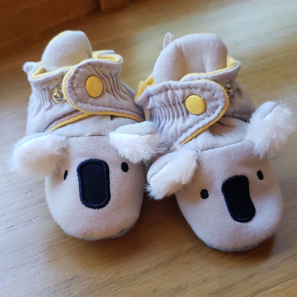 NWOT Koala Booties Newborn/0-3 - Picture 1 of 6